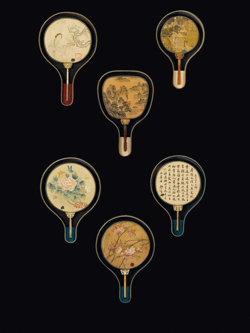 Six painted paper fans with landscapes, figures, floral decorations and inscriptions, China, Qing Dynasty, 18th/19th century  - Auction Fine Chinese Works of Art - Cambi Casa d'Aste