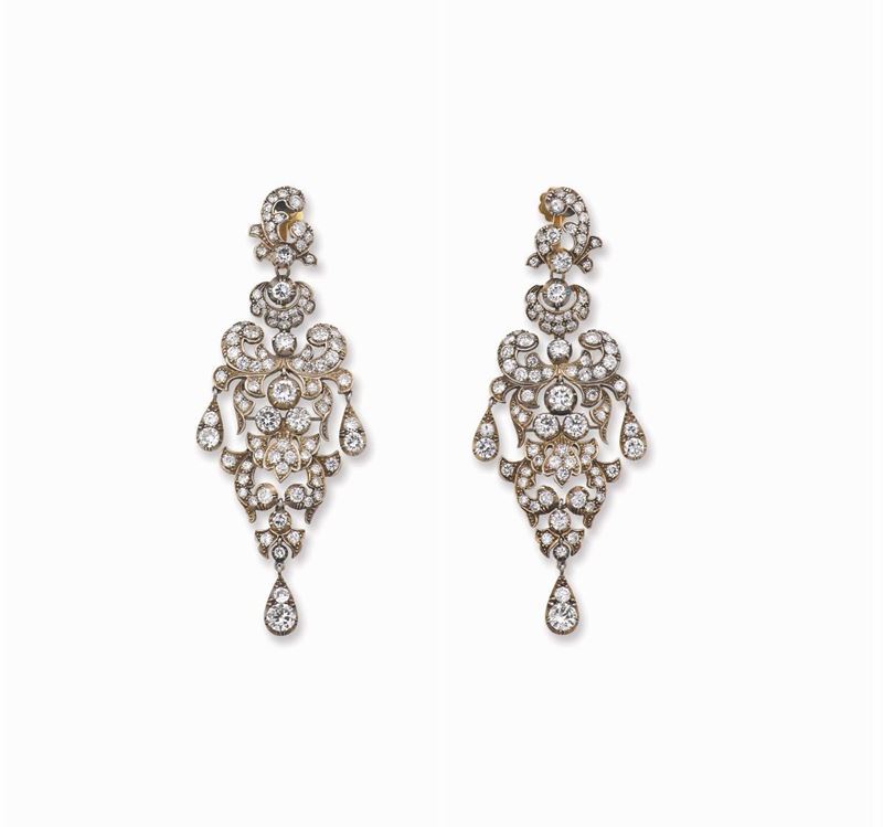 A pair of diamond, gold and silver chandelier earrings. Fitted case  - Auction Fine Jewels - I - Cambi Casa d'Aste