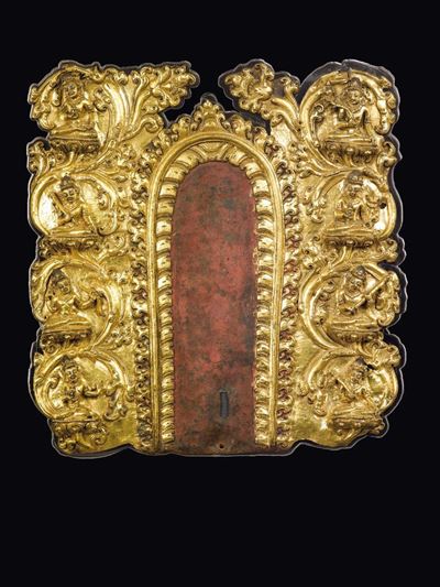 Sbalzo con Otto Divinità in Rame Dorato al Mercurio, Tibet, Area di Densatil, XVI Secolo