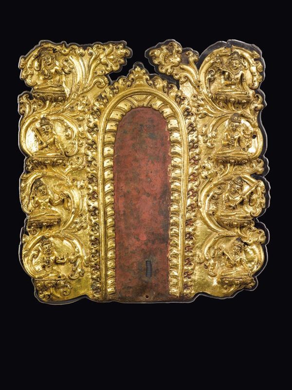 Sbalzo con otto divinità in rame dorato al mercurio, Tibet, area di Densatil, XVI secolo