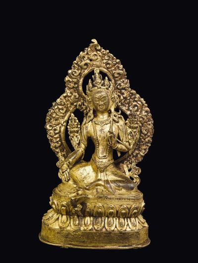 Figura di Sita Manjughosa con Aura in Bronzo Dorato su Doppio Fiore di Loto, Nepal, XVIII Secolo