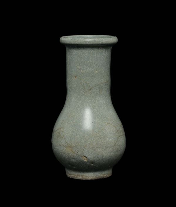 A glazed stoneware vase, China, Southern Song Dynasty (1127-1279)