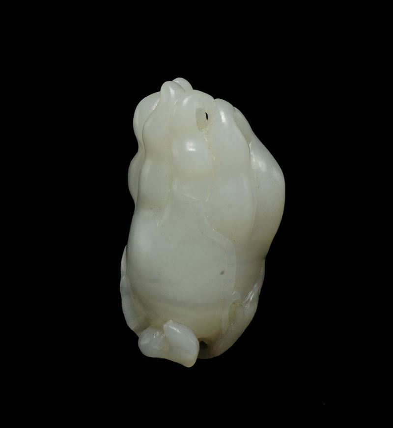 A carved white jade Buddha's hand, China, Qing Dynasty, 18th century  - Auction Fine Chinese Works of Art - Cambi Casa d'Aste