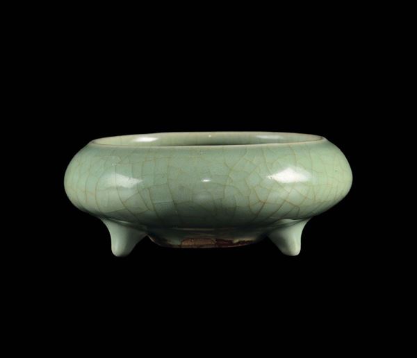 Incensiere tripode in porcellana Celadon, Cina, Dinastia Ming, XVII secolo