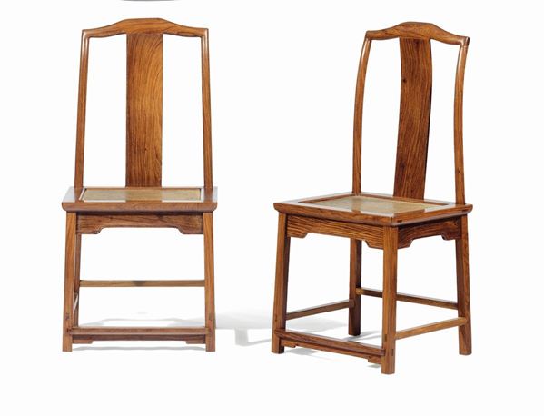 Coppia di sedie in legno haunghuali, Cina, XX secolo
