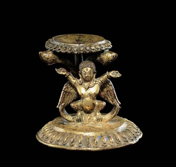 Rara alzatina brucia incenso in bronzo dorato, Tibet, XIV secolo