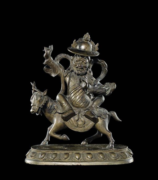 Figura di Sridevi a cavallo in bronzo dorato, Cina, Dinastia Qing, XVIII secolo