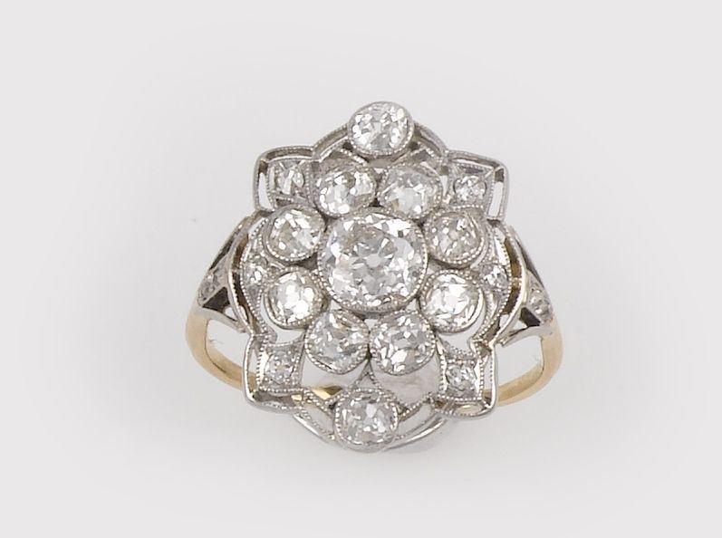 A diamond ring  - Auction Jewels - II - Cambi Casa d'Aste