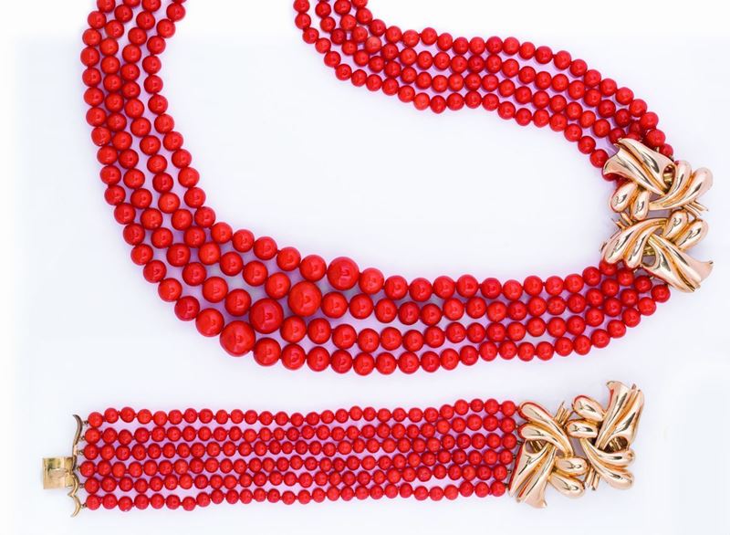 A coral and gold demi-parure  - Auction Jewels - II - Cambi Casa d'Aste