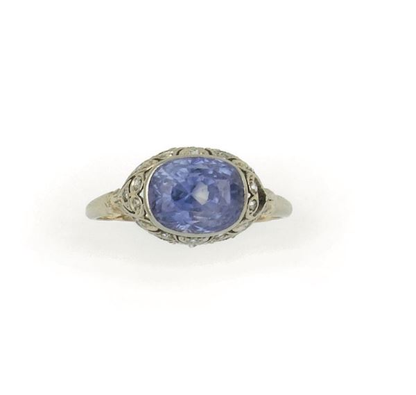 A sapphire ring. No indication of heating (NTE)