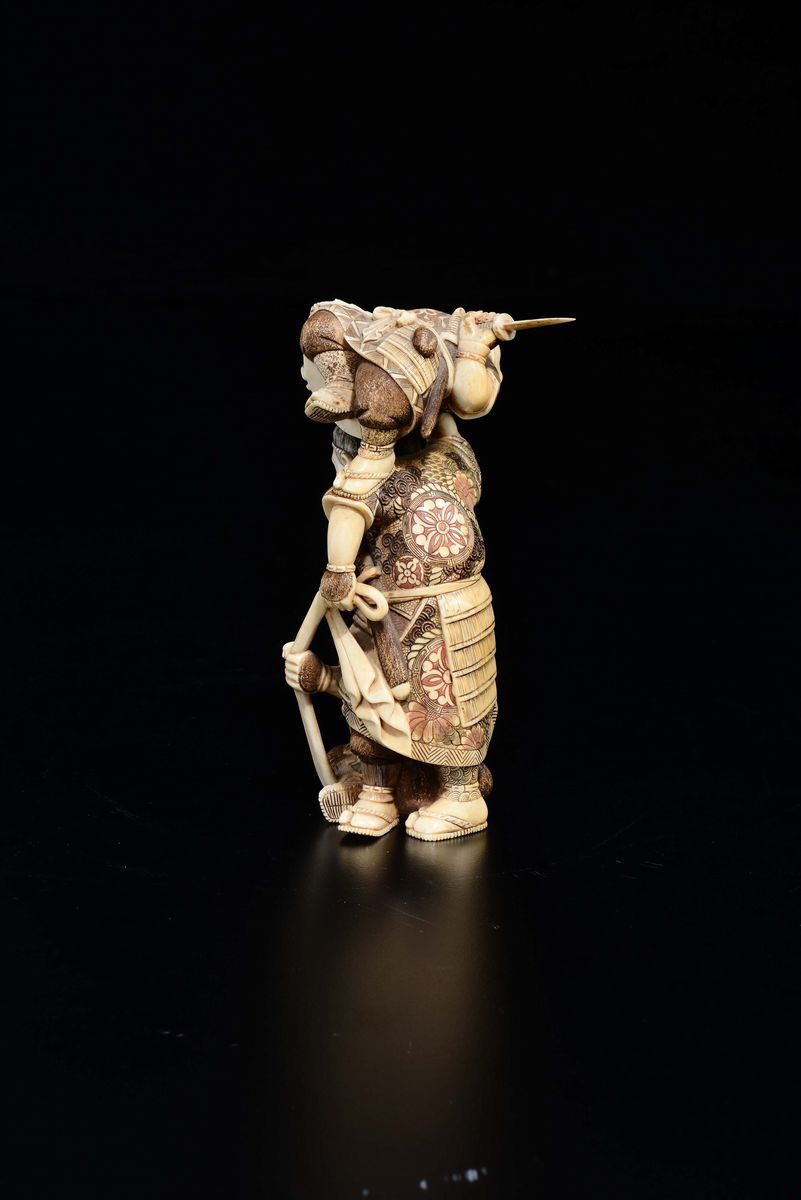 Gruppo in Avorio Raffigurante Tre Samurai, Giappone, Epoca Meiji, XIX Secolo