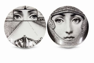 Piero Fornasetti, Due piatti in porcellana della serie Tema e Variazioni