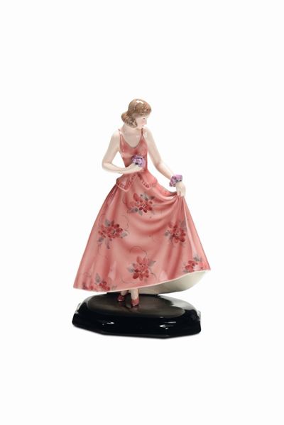 Goldscheider, Vienna, Dama con mazzo di fiori in terraglia policroma