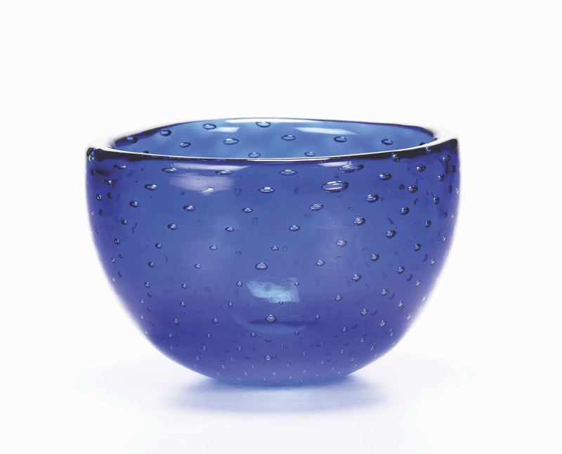 A blue Venini bowl  - Auction Murano 1890-1990. Un secolo di arte vetraria - II - Cambi Casa d'Aste