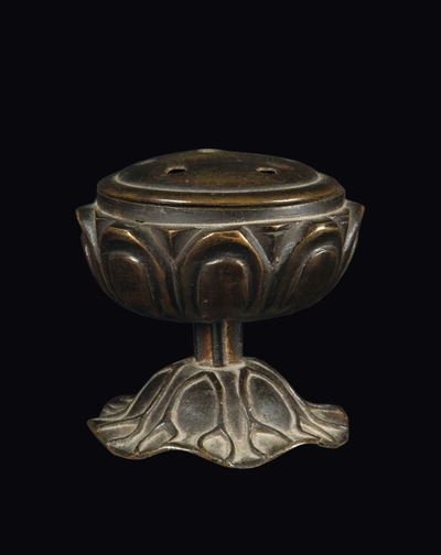 Incensiere in Bronzo a Guisa di Fiore di Loto, Cina, Dinastia Qing, XVIII Secolo