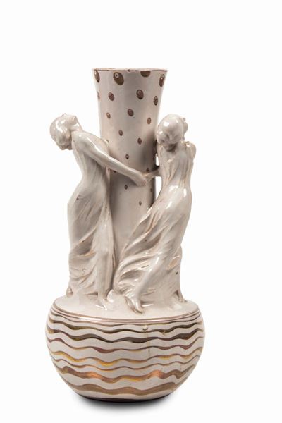 Domenico Baccarini (attrib.), Vaso in maiolica con figure a tutto tondo di danzatrici, Faenza, 19...