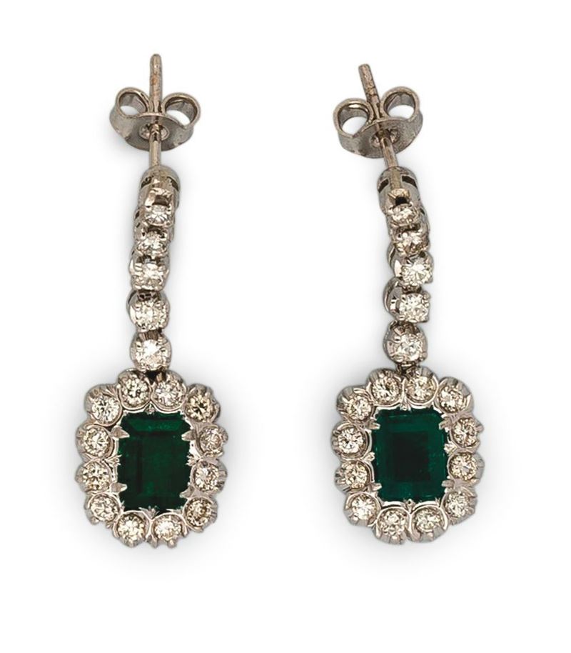 An emerald a diamond pendent earrings  - Auction Jewels - II - Cambi Casa d'Aste