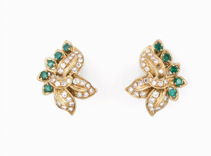 A pair of diamond and emerald earrings  - Auction Jewels - II - Cambi Casa d'Aste