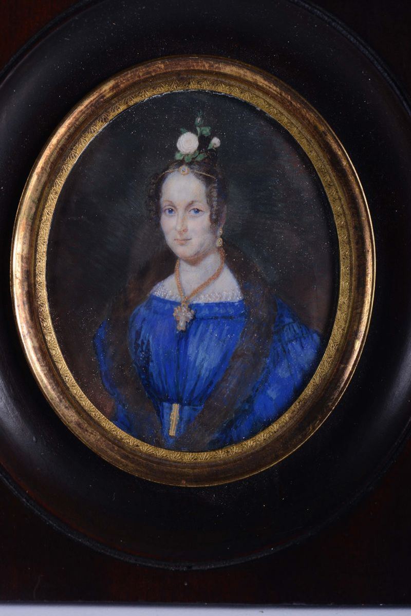 Miniatura raffigurante ritratto di dama con abito azzurro, XIX secolo  - Asta Antiquariato - II - Cambi Casa d'Aste