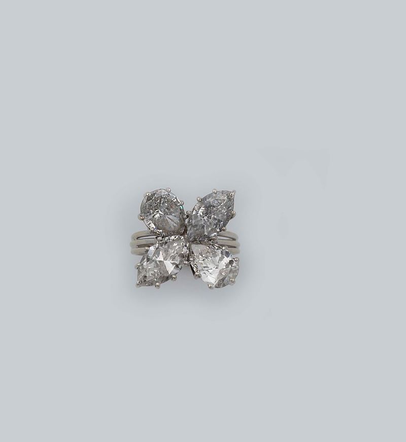 Anello con diamanti taglio a goccia e taglio navette per un totale di ct 6,00 circa  - Asta Fine Jewels - II - Cambi Casa d'Aste
