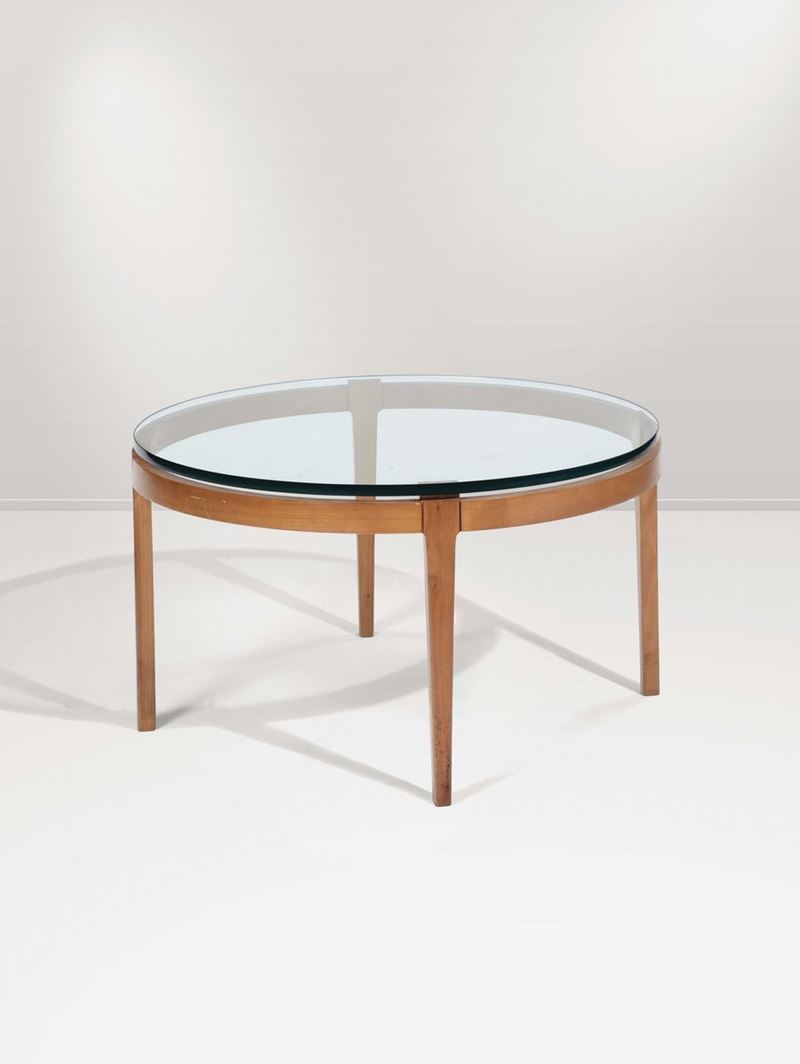 Tavolo basso con struttura in legno e piano in vetro molato.  - Auction Design - Cambi Casa d'Aste
