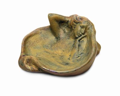 Pietro Melandri, Vaschetta portagioie in maiolica riflessata (Faenza)