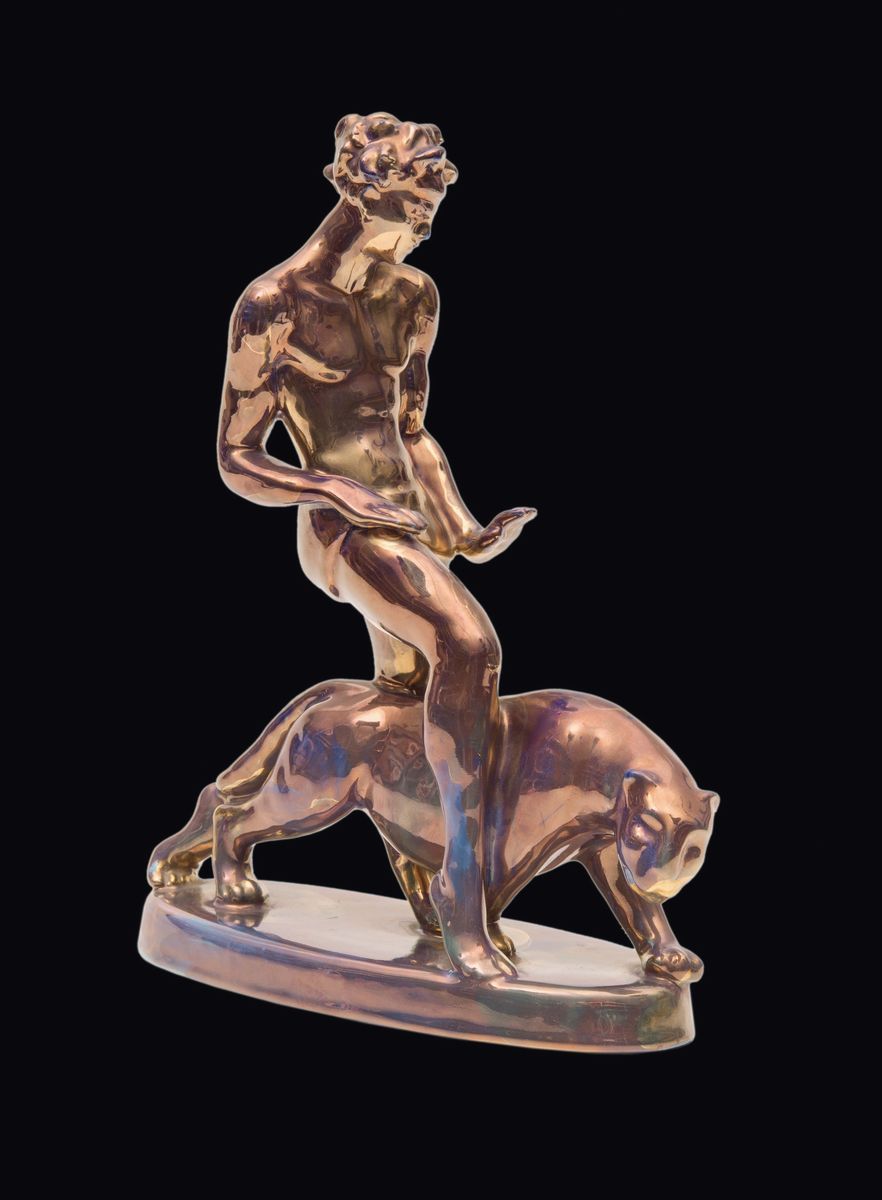 Francesco Nonni, Danzatore con leopardo, gruppo in maiolica riflessata (Faenza), 1930 ca.