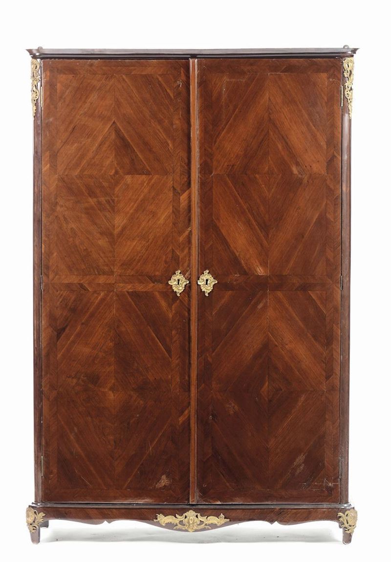 Armadio lastronato in bois de violette, Francia, periodo Régence, XVIII secolo  - Asta Antiquariato - Cambi Casa d'Aste