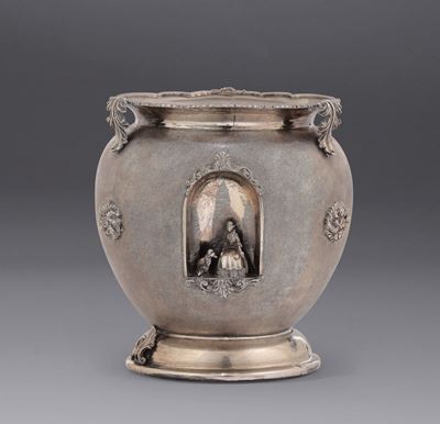 Vaso in Argento Lavorato a Mano, Italia Prima Metà del XX Secolo (apparentemente Privo di Punzona...