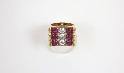 Anello con Tre Diamanti di Vecchio Taglio e Pietre Sintetiche Rosse