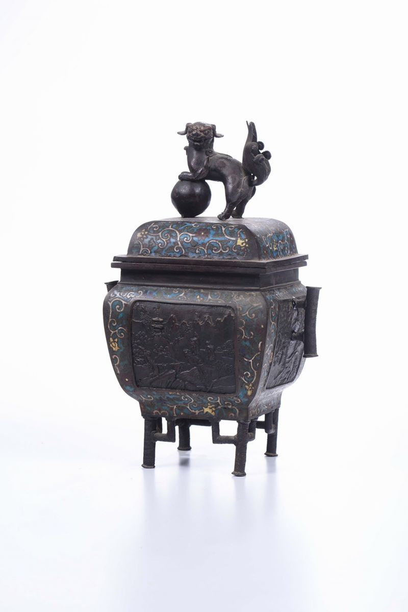 A bronze cloisonné enamel censer and cover, China, Qing Dynasty, 19th century  - Auction Chinese Works of Art - Cambi Casa d'Aste