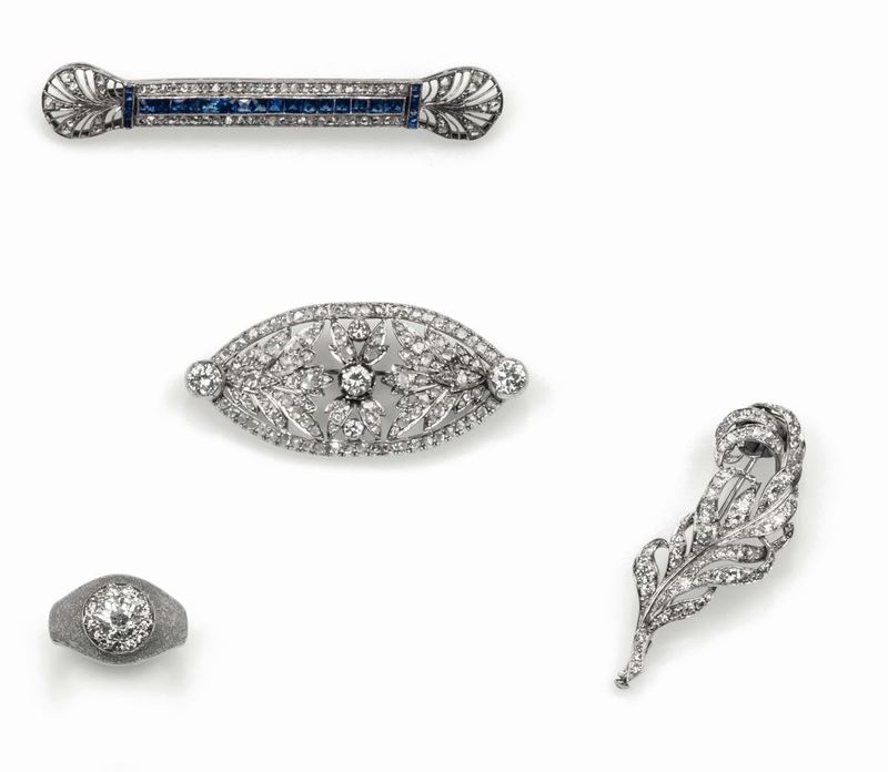 Lot consisting of three brooches and a ring, mounted in platinum and white gold  - Auction Fine Jewels - Cambi Casa d'Aste