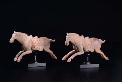 Coppia di Cavalli in Terracotta Dipinta, Cina, Dinastia Tang (618-906)