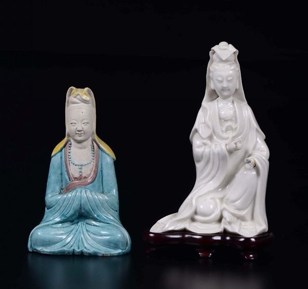 Two figures of Guanyin, a Blanc de Chine and a glazed stoneware one, China, Qing Dynasty, 18th century