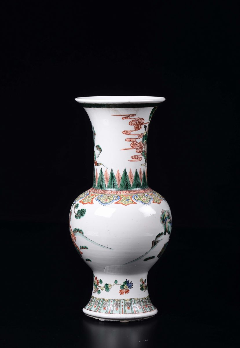 Vaso in Porcellana Famiglia Verde con Scene di Vita di Corte, Cina, Dinastia Qing, XIX Secolo
