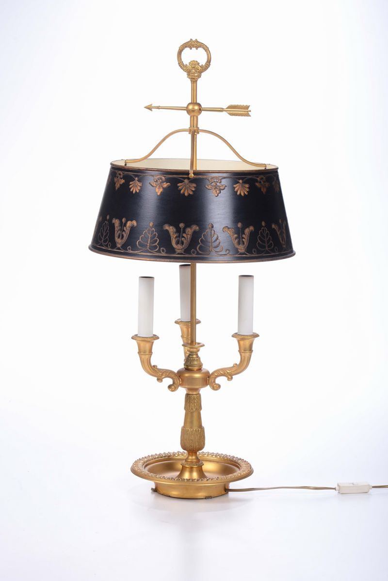 Lume da tavolo in bronzo dorato a tre luci, XIX secolo  - Asta Asta a Tempo Antiquariato - II - Cambi Casa d'Aste