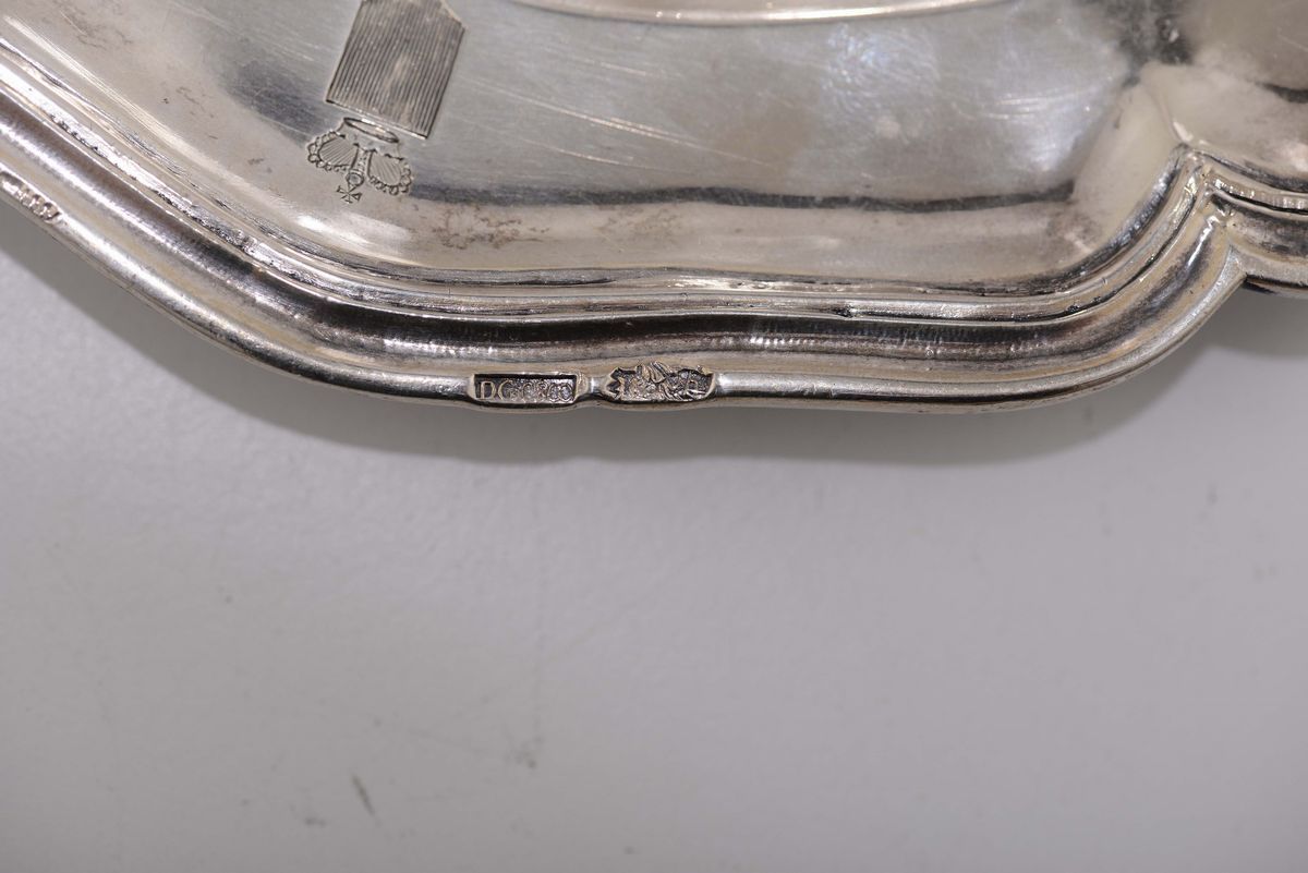 Piatto in Argento Sbalzato, Bollo del Console Dimitrio Gullotta, Palermo Anno 1800