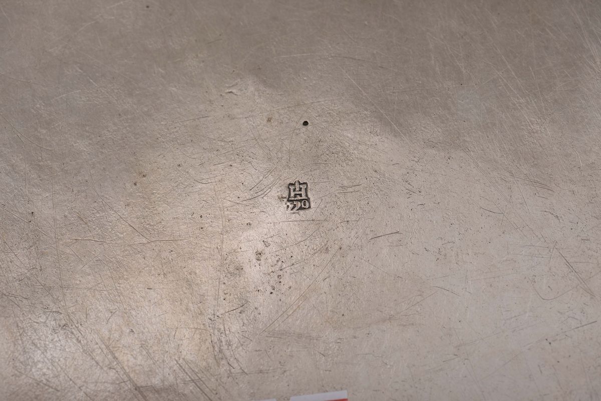 Vassoio in Argento Sbalzato e Cesellato, Genova, Bollo della Torretta per L’anno 1770