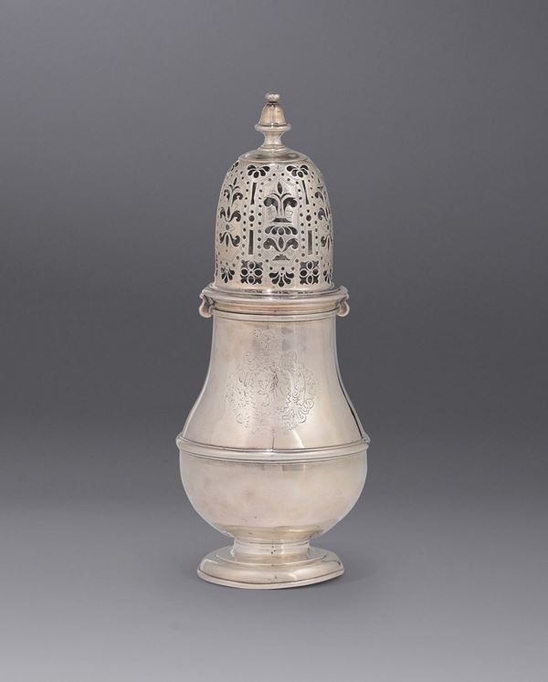 Spargizucchero in argento sbalzato e traforato, Inghilterra (?) XVIII secolo