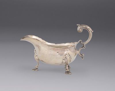 Lattiera in Argento Sbalzato e Cesellato, Argentiere Non Identificato, Londra 1751-52
