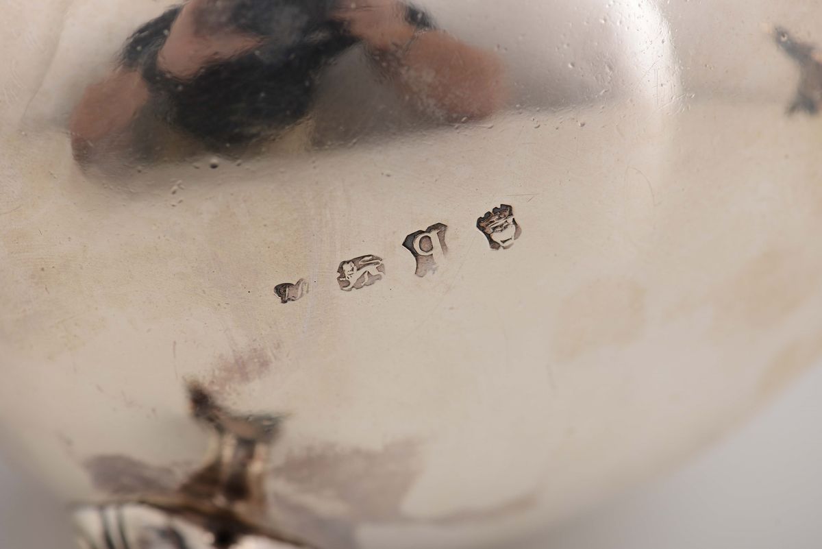 Lattiera in Argento Sbalzato e Cesellato, Argentiere Non Identificato, Londra 1751-52