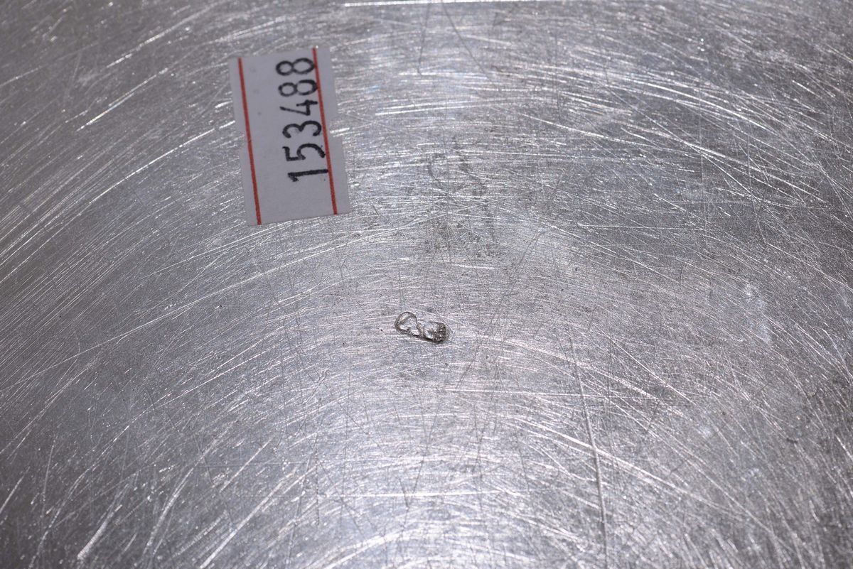 Guantiera in Argento Sbalzato, Fuso e Cesellato, Venezia, Seconda Metà XVIII Secolo. Marchio di G...