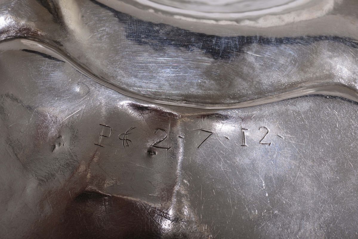 Bacile in Argento Sbalzato, Marchio del Console ?ga (non Identificato), Palermo Anno 1740