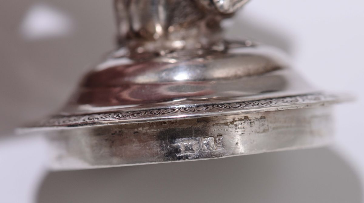 Caffettiera in Argento Sbalzato, Fuso e Cesellato, Napoli, Prima Metà XIX Secolo, Marchio di Gara...