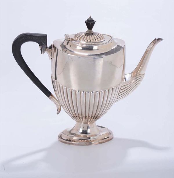 Caffettiera in metallo argentato, forse inglese, XIX secolo