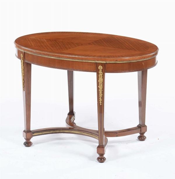 Tavolo ovale lastronato, XIX secolo