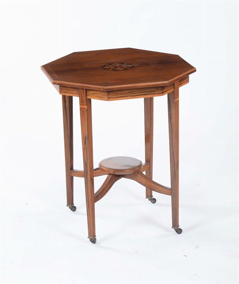 Tavolino con piano ottagonale, XIX-XX secolo  - Asta Antiquariato - Cambi Casa d'Aste