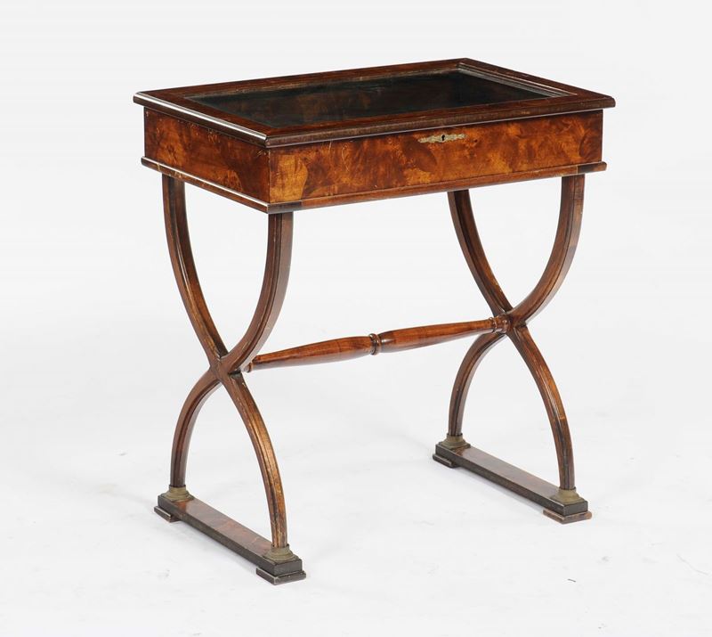 Tavolino vetrina Carlo X, XIX secolo  - Auction Fine Art - Cambi Casa d'Aste