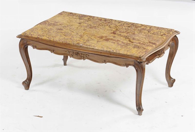 Tavolo basso in stile barocchetto, XX secolo  - Asta Antiquariato - Cambi Casa d'Aste