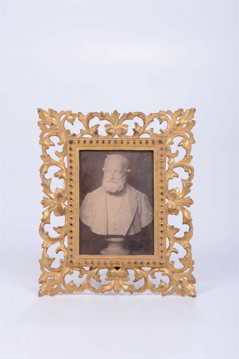 Cornicetta porta foto dorata e traforata, XIX secolo  - Auction Antique Online Auction - Cambi Casa d'Aste